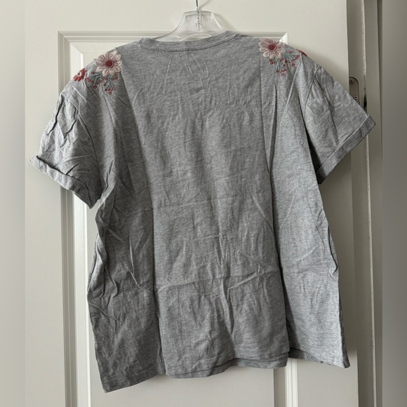 Women’s gray shirt with embroidery detail. Size S. Boutique top. Barely worn! - Picture 5 of 6